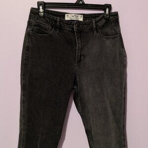 Hollister Curvy High-Rise Mom Jeans